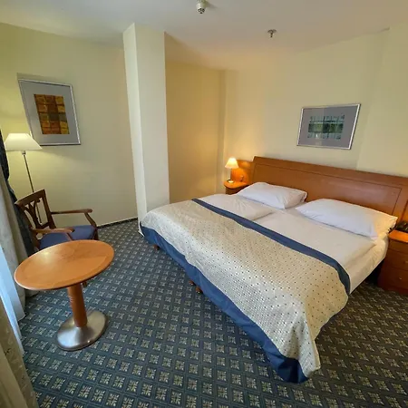 Ramada Centre Hotel