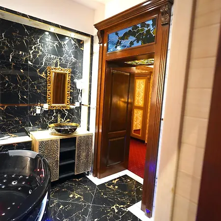 Hotel Liliova Old Town 4*