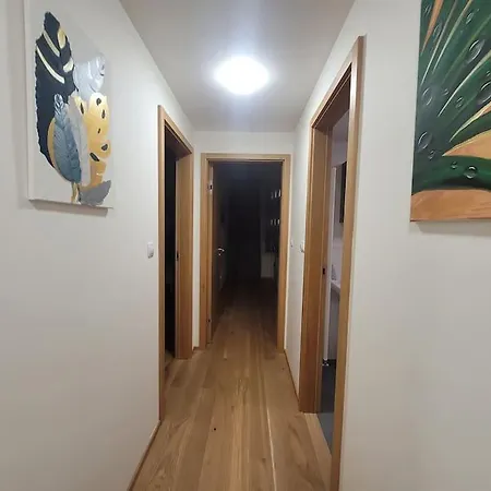 Terrace And Free Parking Apartment Prague