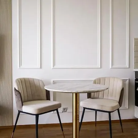 Design Luxury Near The Center