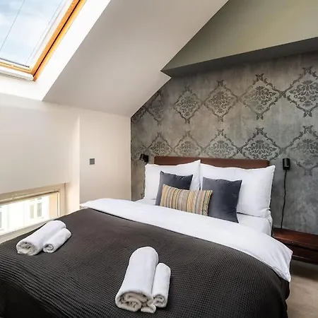 Ac Luxury Loft Friends & Family Edition Apartment