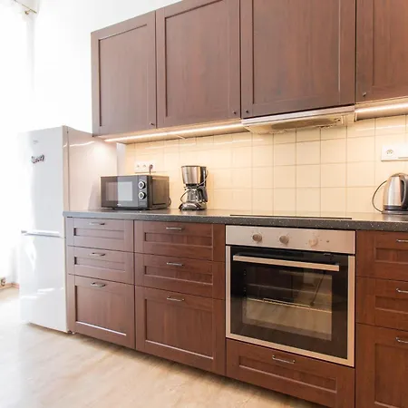 Riverside Cr Apartment