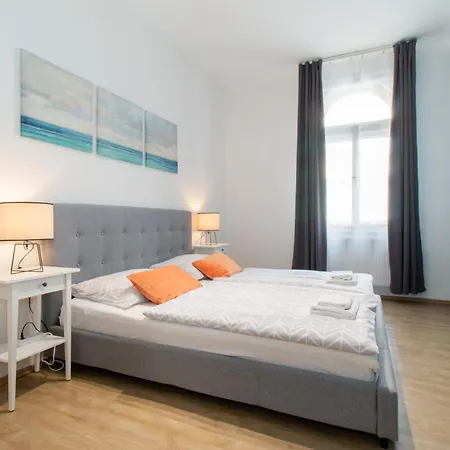 Riverside Cr Apartment Prague