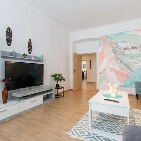 Riverside Cr Apartment Prague