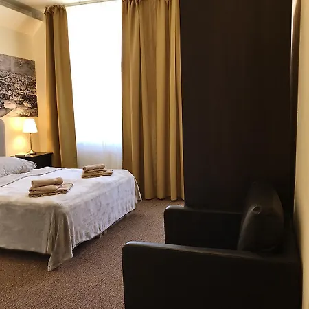 Aparthotel Light 2*
