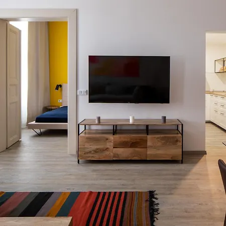 Apartment Designer In New Town By Days - 