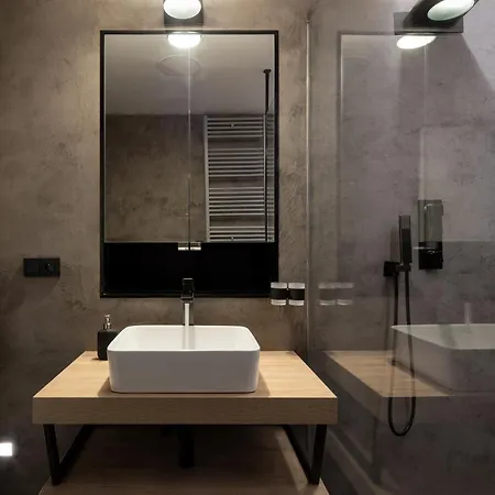 Designer In New Town By Days - 