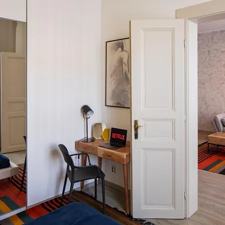 Apartment Designer In New Town By Days - 
