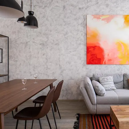 Designer In New Town By Days - 