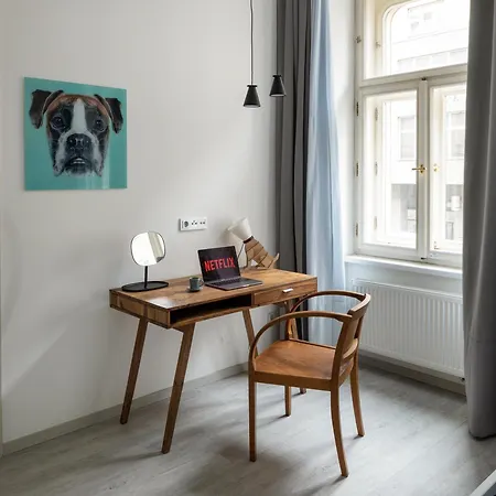 Designer In New Town By Days - 