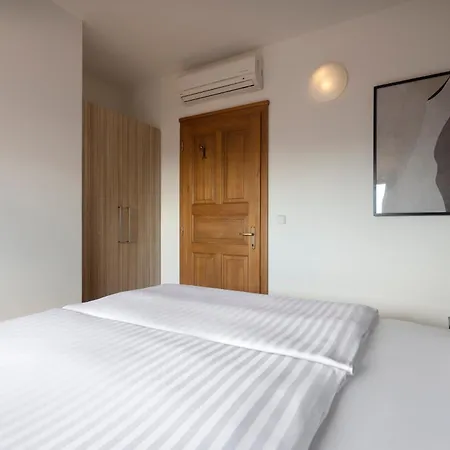 Bohemian Dreams And By Dwellfort Aparthotel Prague