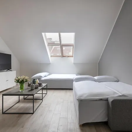 Kinsky Garden And By Dwellfort 아파트호텔 4*