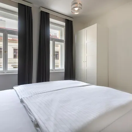 Aparthotel Kinsky Garden And By Dwellfort
