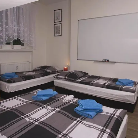 Apartmán School - Your Unique Place In By Metro Vysehrad *