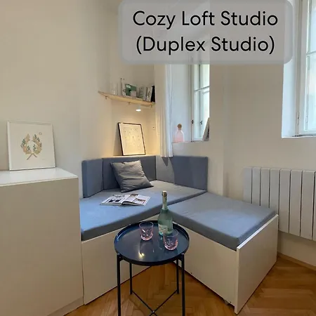 Urban Retreat I Modern Boho In Lovely Letna District - 10 Minutes From Old Town アパート