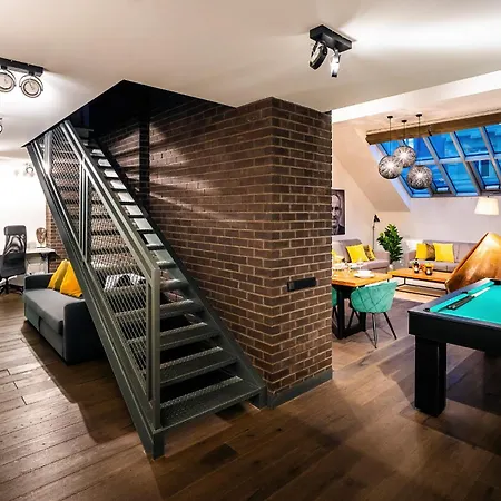 5br+2bath Old Town Loft Luxe Brickhouse, A/c