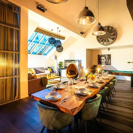 5br+2bath Old Town Loft Luxe Brickhouse, A/c Apartment Prague