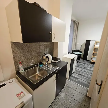 Small In Downtown For Groups Apartment