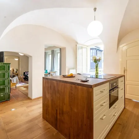 Days - Lavish In The Heart Of Prague's Old Town Apartment