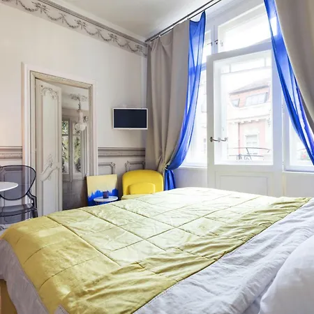 Apartment With Private Balcony In Smichov By Days Prague
