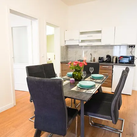 Stunning In Historical Center Apartment Prague