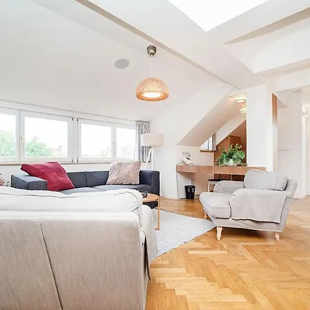 Magic With Terrace Apartment *