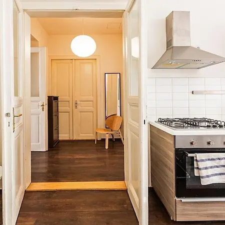 Unique Stylish - L3 * Prague