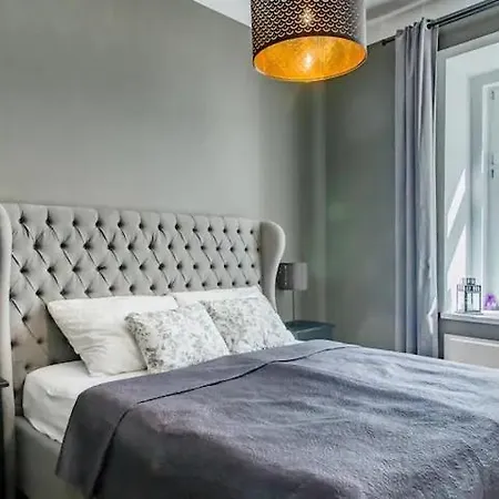 Luxury At Centre Andel! Apartment