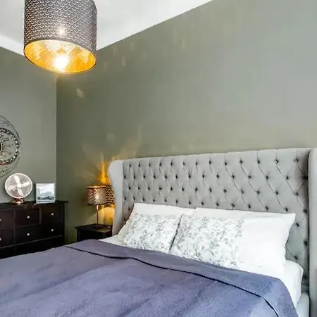 Apartment Luxury At Centre Andel! *