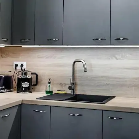 Luxury At Centre Andel! *