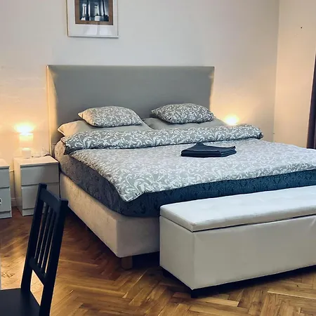 Homestay At The Blue Lion & Parking Assistance *