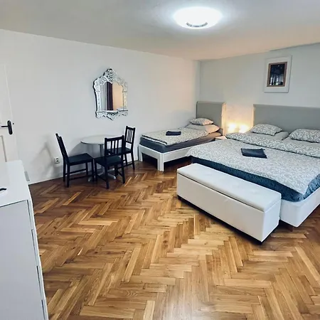Homestay At The Blue Lion & Parking Assistance