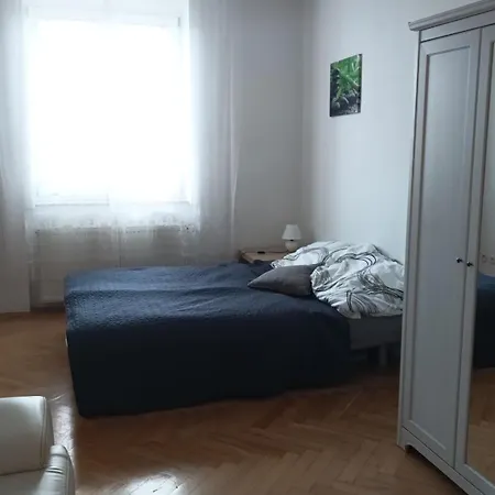 Malvazinky Apartment *