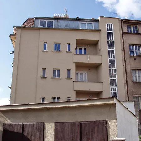 Malvazinky Apartment Prague