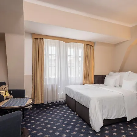 Pytloun Old Armoury Hotell 4*