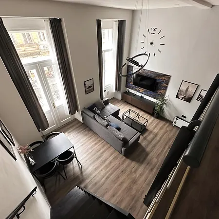Apartment Grand Viceroy - Gothic Tower View