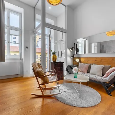 Elegant Located In The Centre Of Daire