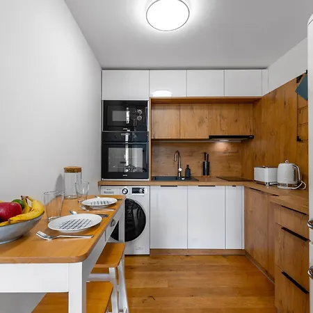Elegant Located In The Centre Of Daire