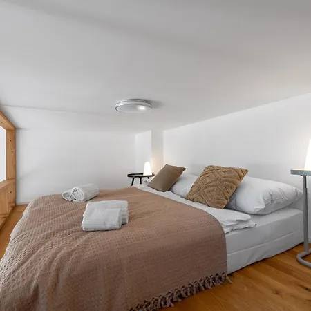 Daire Elegant Located In The Centre Of *