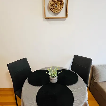 Nika 10 Apartment