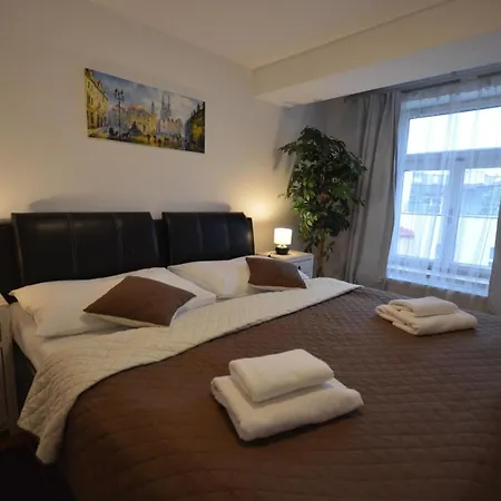 Dachgeschosswohnung Josefov Fuer 8 Personen In