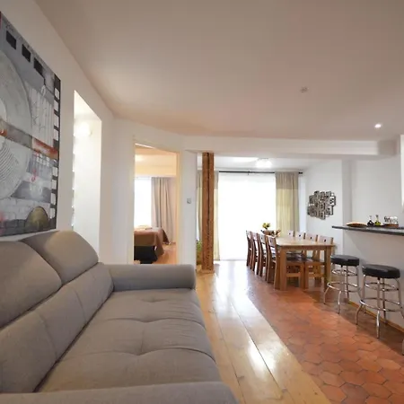 Dachgeschosswohnung Josefov Fuer 8 Personen In Apartment *