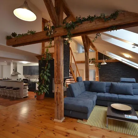 Dachgeschosswohnung Josefov Fuer 8 Personen In Apartment Prague