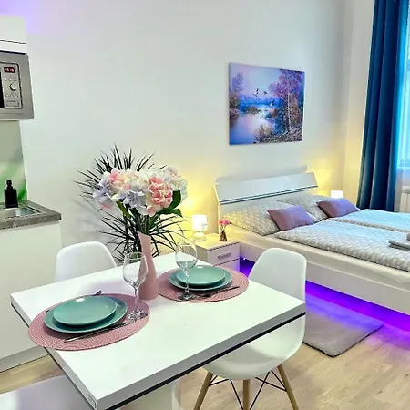 Apartment Romantic In The Center Of *
