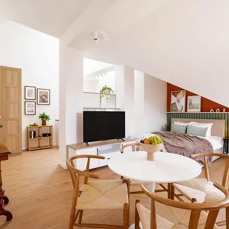 Apartment Turnkey I Antonin Dvorak *
