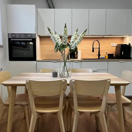 B New Apartment, Free Parking, Close To The Center Prague