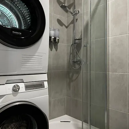B New Apartment, Free Parking, Close To The Center Prague