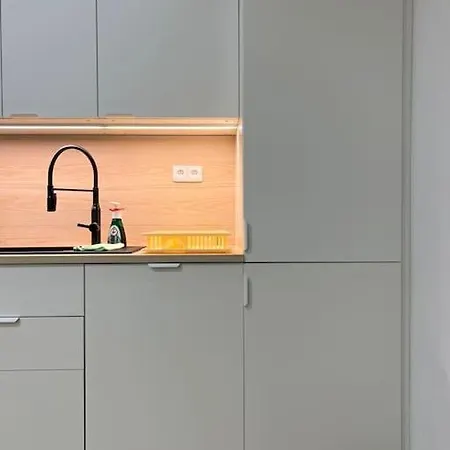 B New Apartment, Free Parking, Close To The Center Apartment *