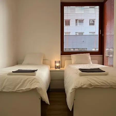 B New Apartment, Free Parking, Close To The Center Prague