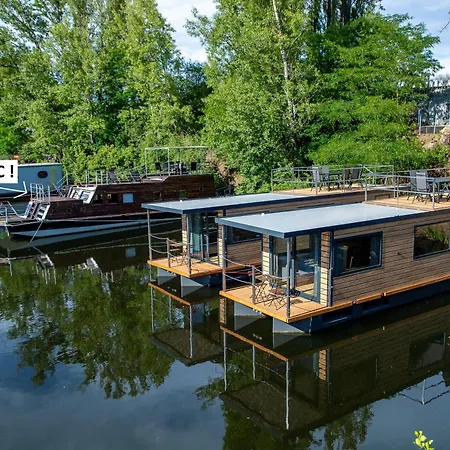 Bay Houseboats Prague